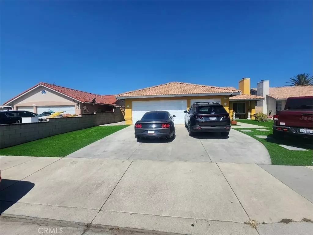 Fontana, CA 92335,9062 Amaryllis CT