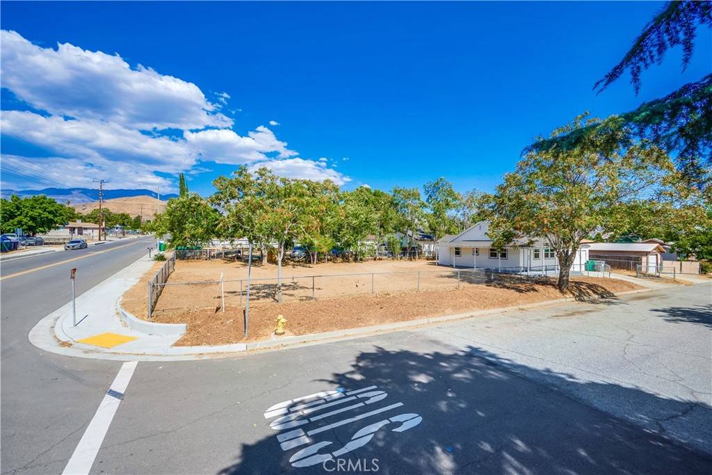 Banning, CA 92220,841 E Christie ST