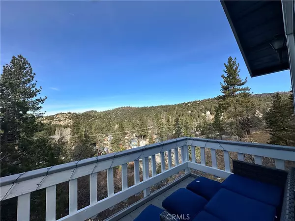 Running Springs, CA 92382,33010 Donner LN