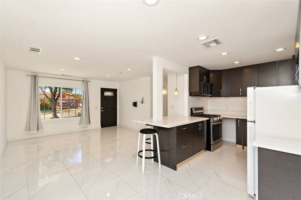 Rialto, CA 92376,1473 N Iris AVE