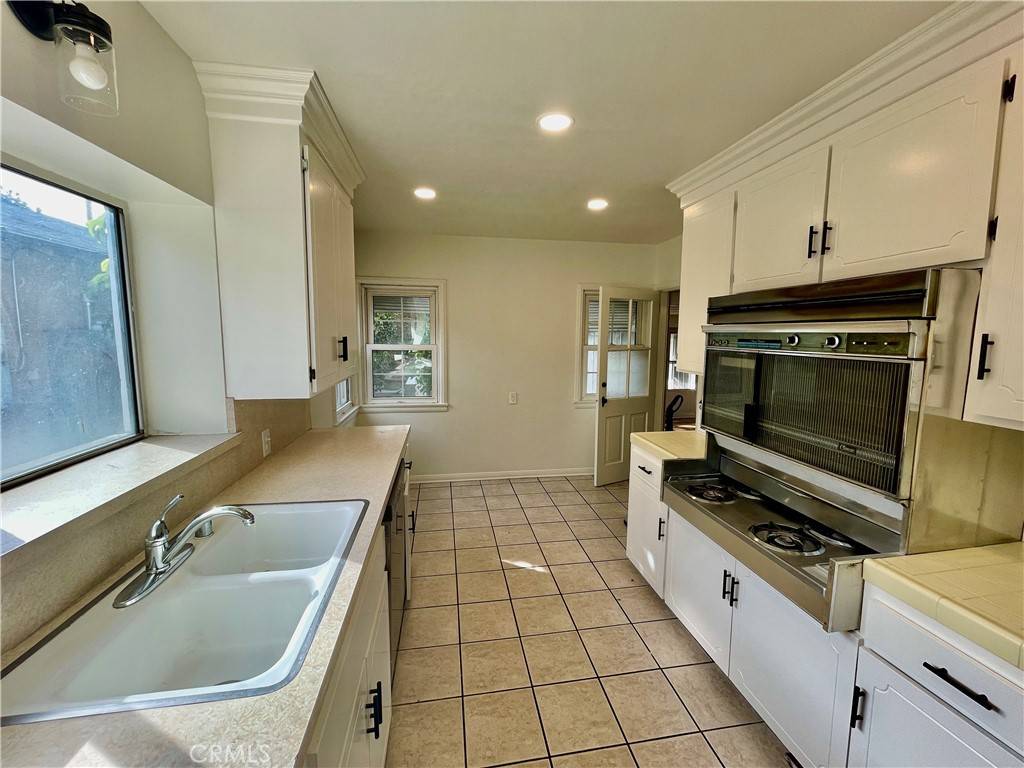 Long Beach, CA 90806,2695 Oregon AVE