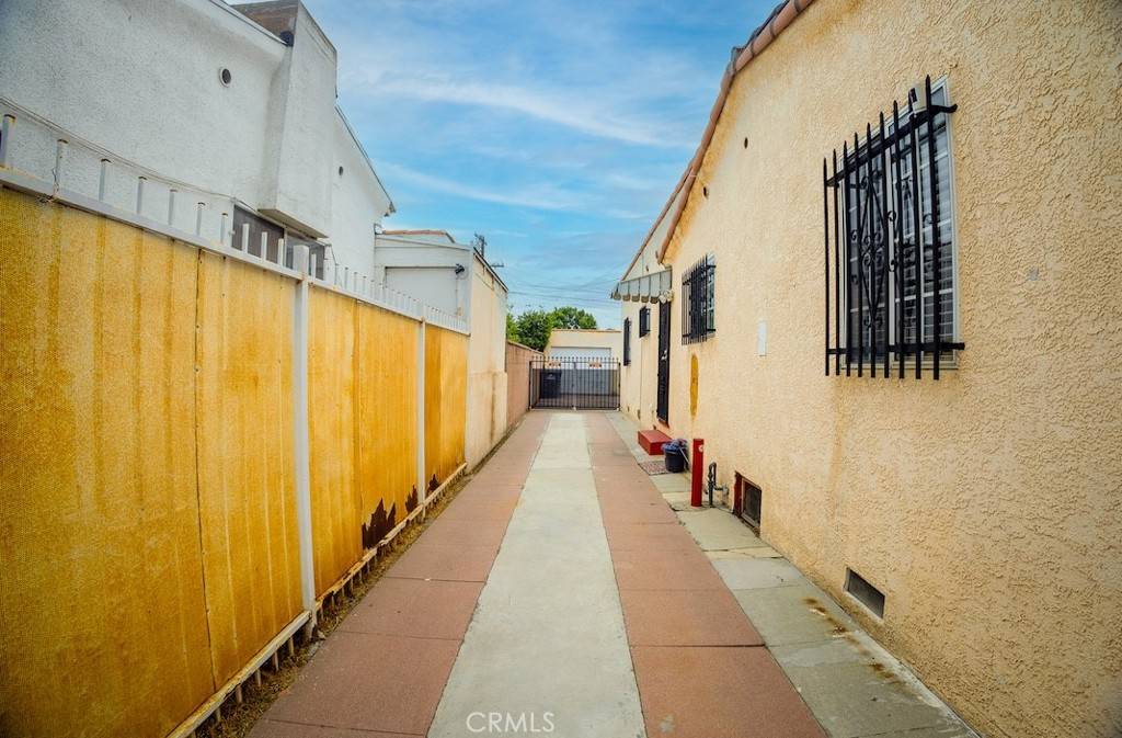 South Gate, CA 90280,2946 Missouri AVE