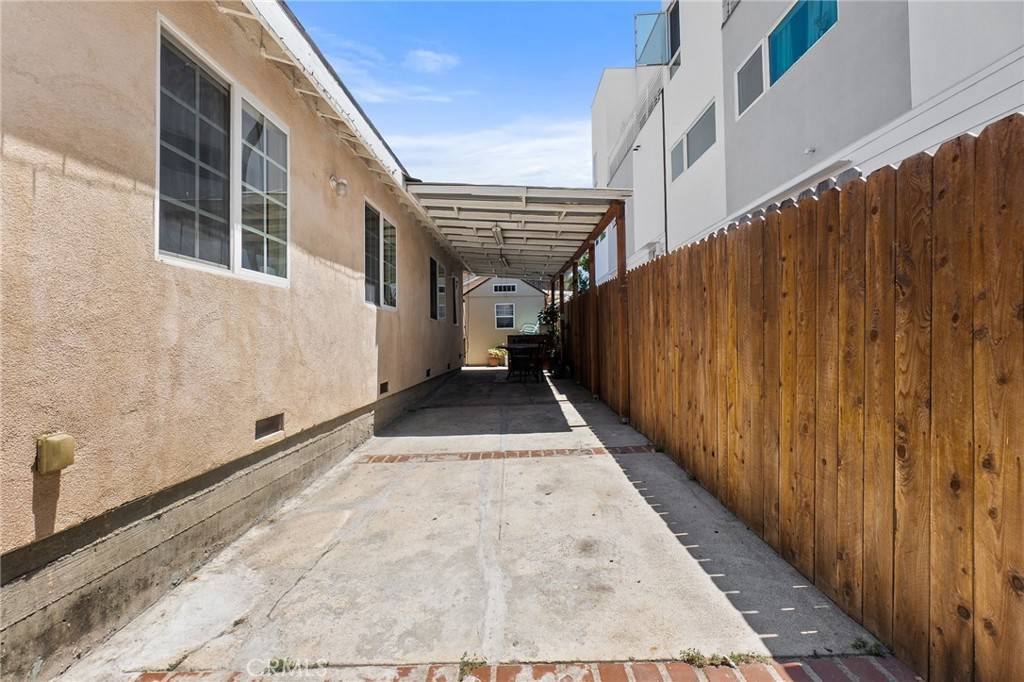 Los Angeles, CA 90065,3428 Fletcher DR