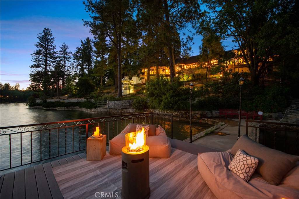 923 Lake Edge WAY, Lake Arrowhead, CA 92352