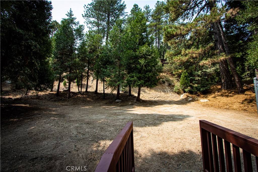 Crestline, CA 92325,24571 Geneva DR