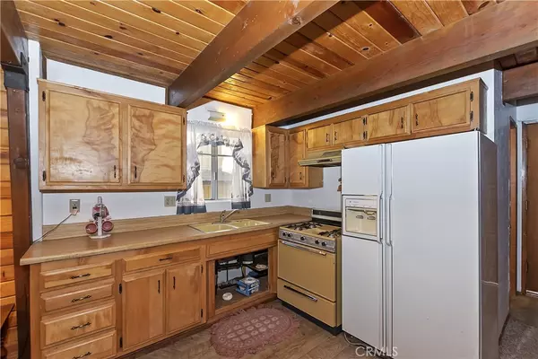 Arrowbear, CA 92382,33085 Robin LN