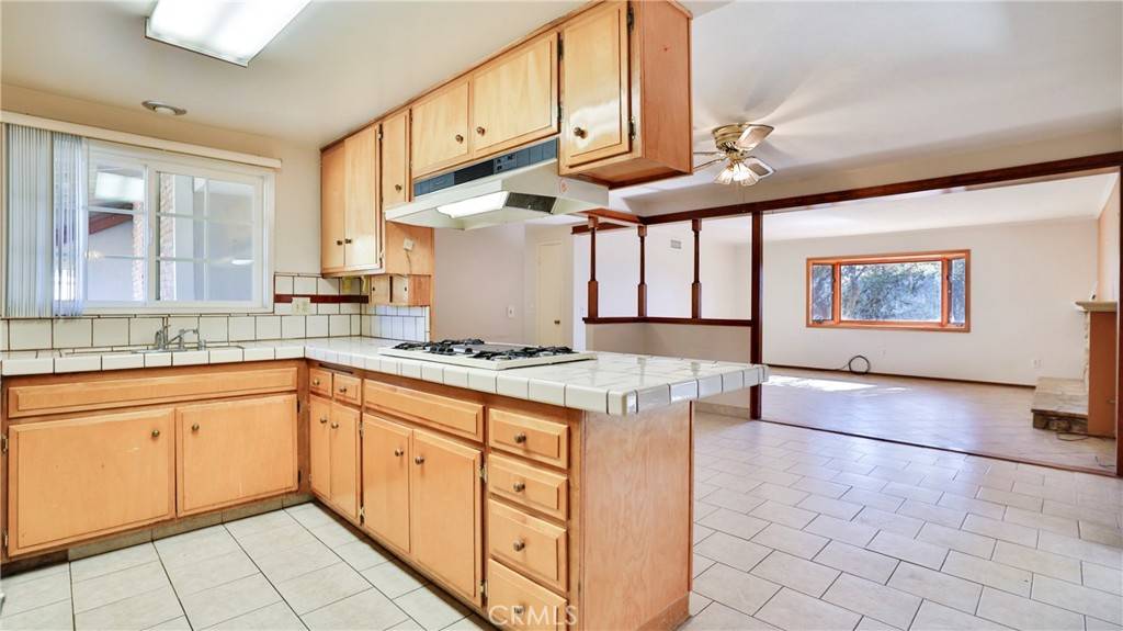 Highland, CA 92346,27591 Stratford ST