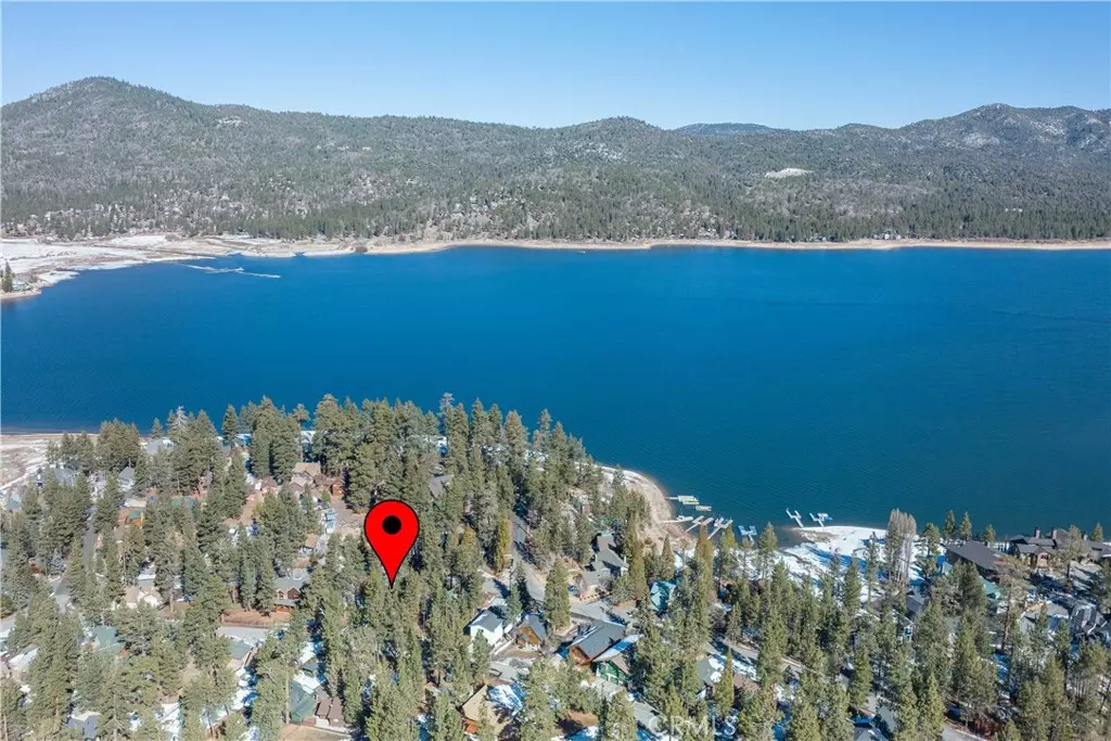 Big Bear Lake, CA 92315,39545 Forest RD