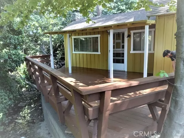 586 Shady Dell, Crestline, CA 92325