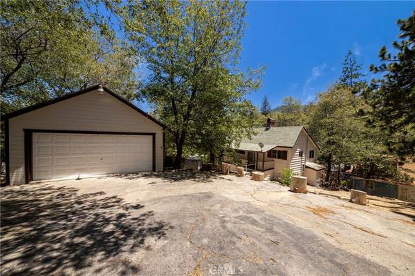 23751 Hillside DR, Crestline, CA 92325