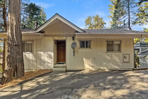 Crestline, CA 92325,23748 Crest Forest DR