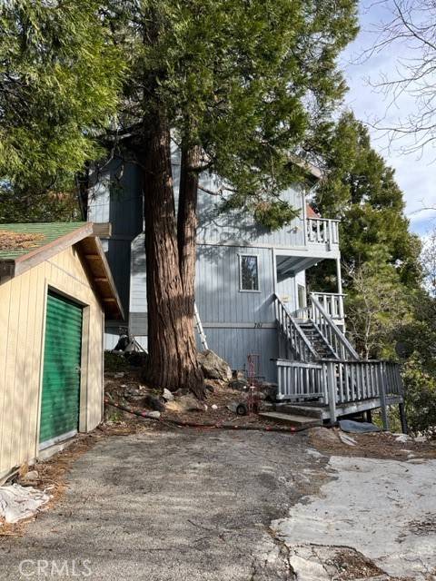 701 Alpine LN, Twin Peaks, CA 92391