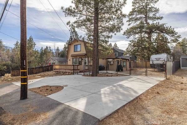 480 Spruce LN, Sugarloaf, CA 92386