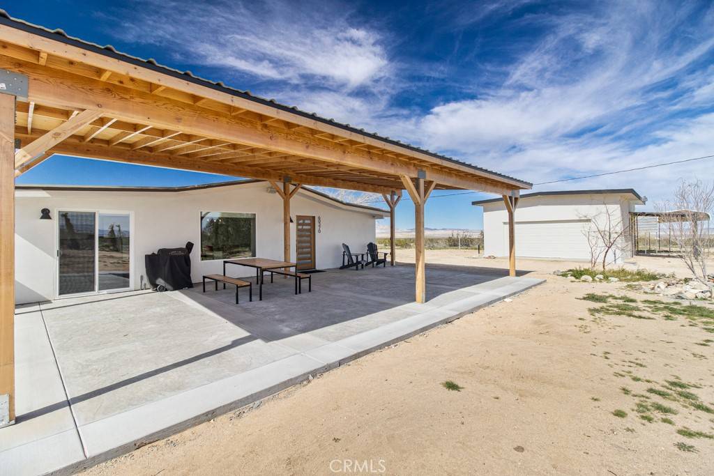 60370 Vivian LN, Landers, CA 92285