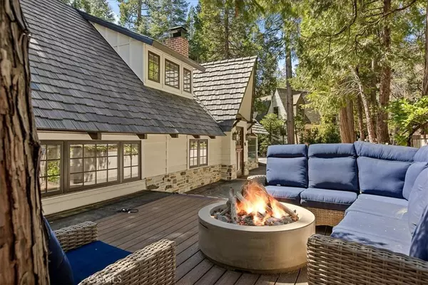 Lake Arrowhead, CA 92352,275 Greenleaf LN