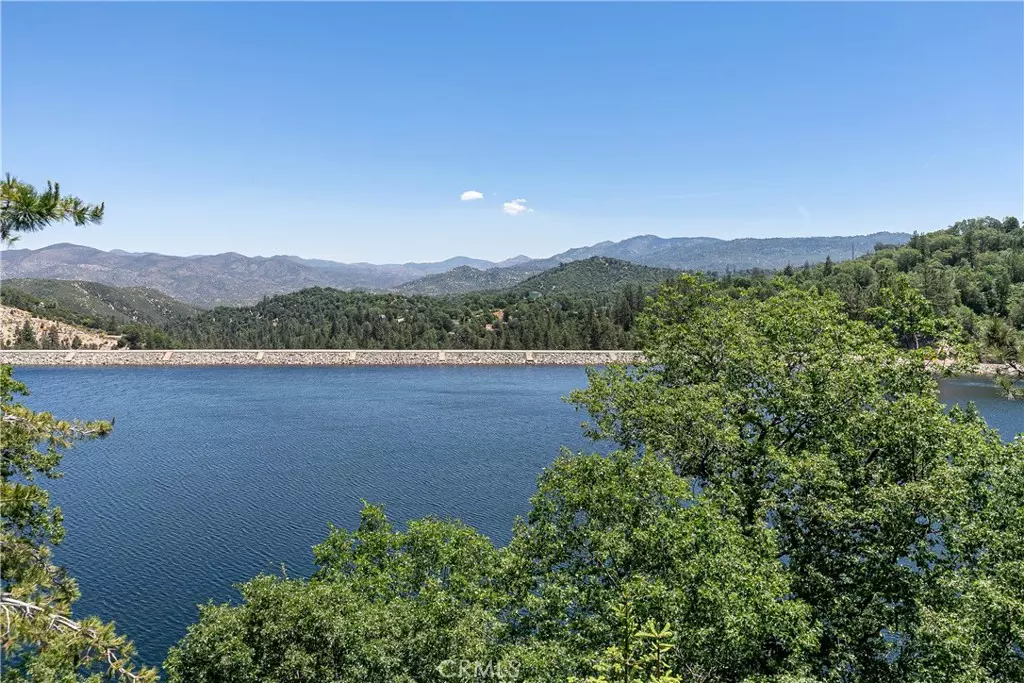 Lake Arrowhead, CA 92321,537 Canyon View RD