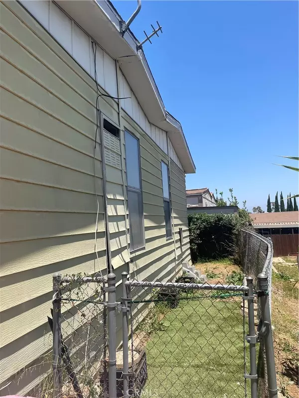 Rancho Dominguez, CA 90220,2601 E Victoria #109