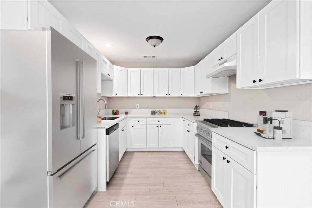 Joshua Tree, CA 92252,6144 Morningside RD