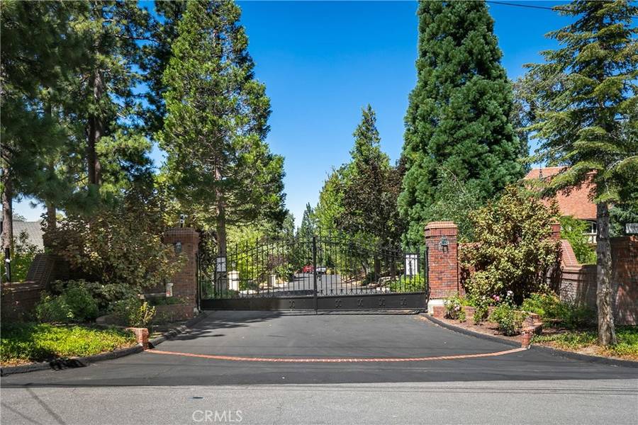 1462 Canterbury CT, Lake Arrowhead, CA 92352