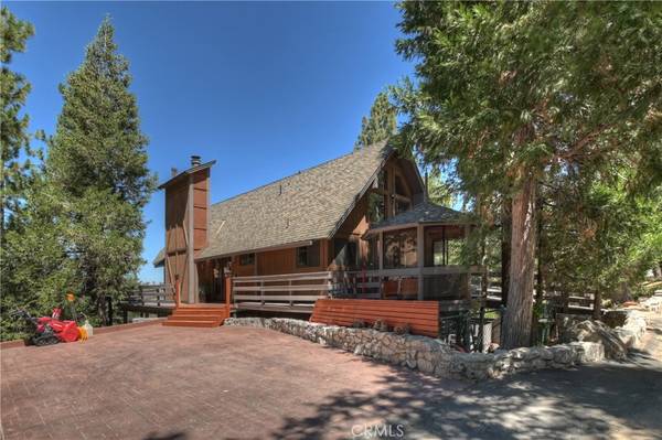 Lake Arrowhead, CA 92352,825 Grass Valley RD