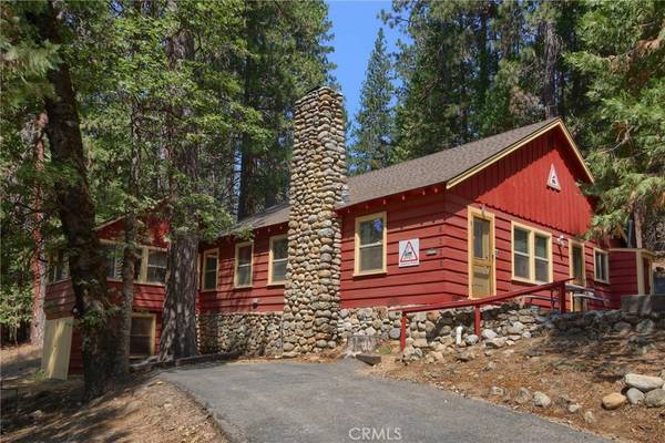 8111 Chilnualna Falls RD, Yosemite, CA 95389