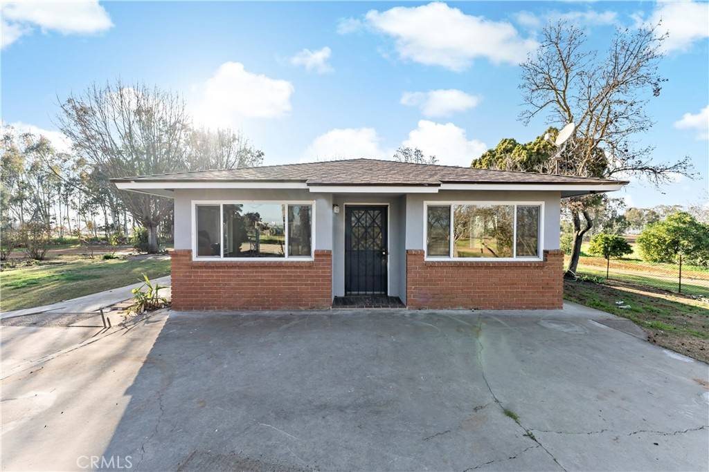 8831 E Herndon AVE, Clovis, CA 93619