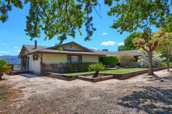 Oakhurst, CA 93644,40768 Road 425a