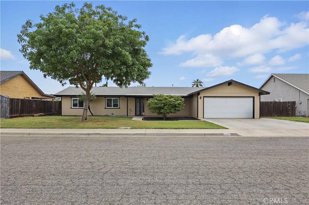 137 Holiday WAY, Chowchilla, CA 93610