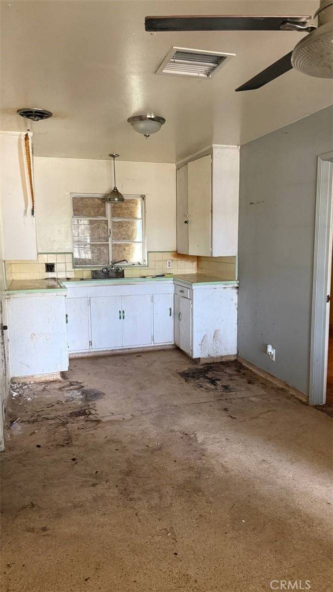 Fresno, CA 93725,2452 S Holloway AVE