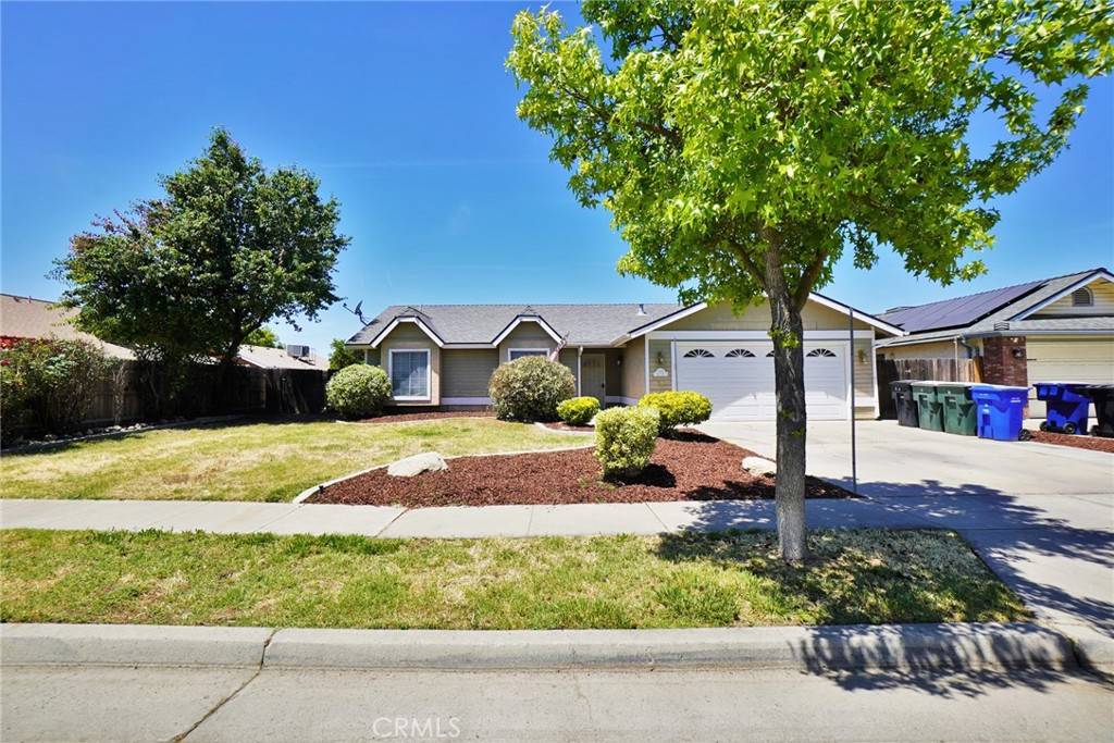 1355 Pine DR, Lemoore, CA 93245