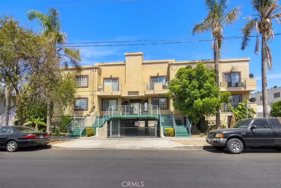 7330 Eton AVE #205, Canoga Park, CA 91303