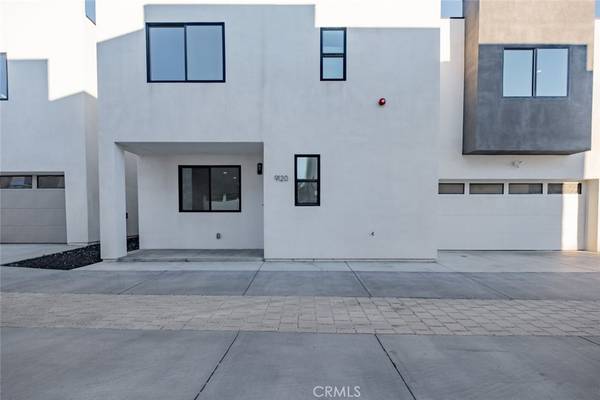 Panorama City, CA 91402,9120 N Nilo LN