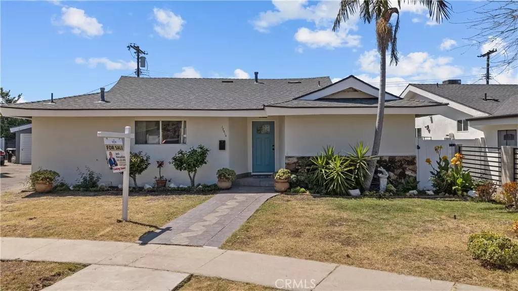 12814 Arminta ST, North Hollywood, CA 91605