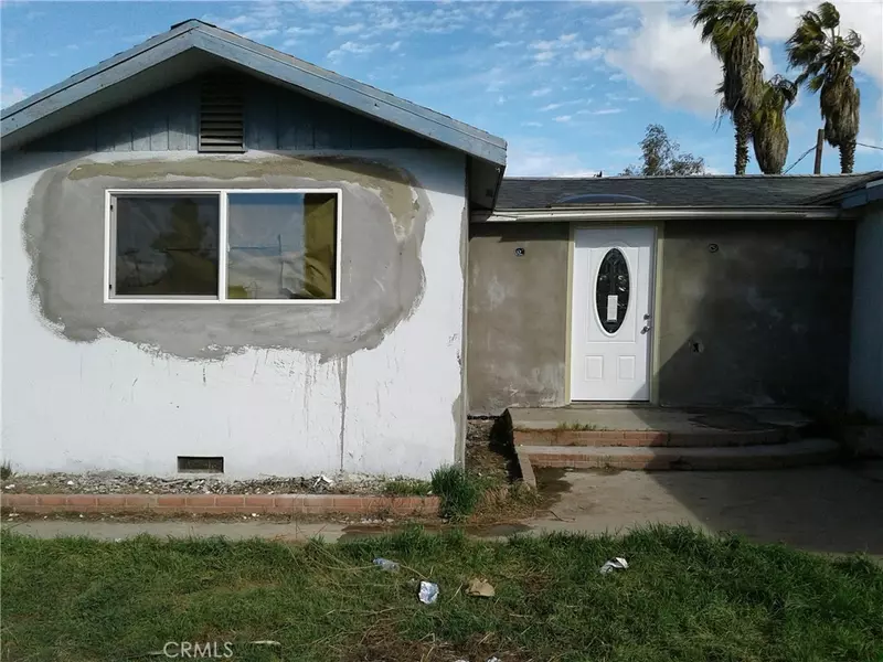 1255 Fitzgerald LN, Hanford, CA 93230