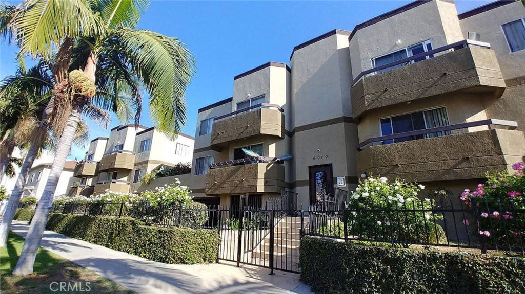 Los Angeles, CA 90038,6010 Romaine ST #110