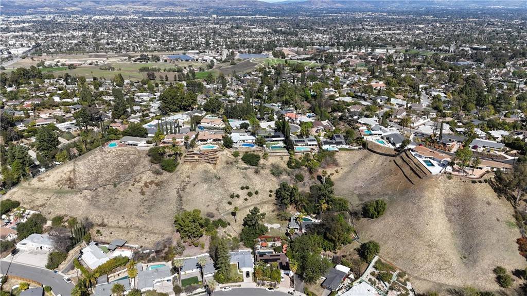 Woodland Hills, CA 91367,20713 Collins ST