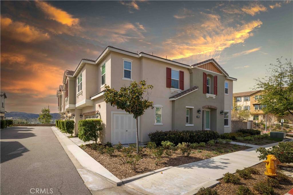 Saugus, CA 91350,22106 Barrington WAY