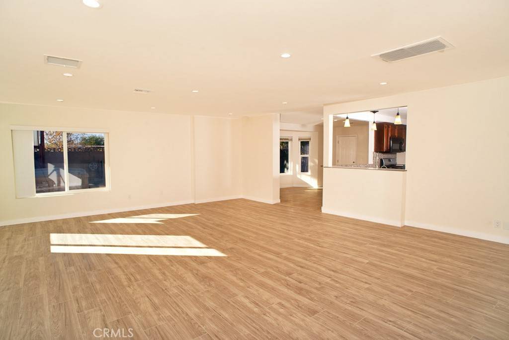 Lancaster, CA 93535,44315 88th ST E