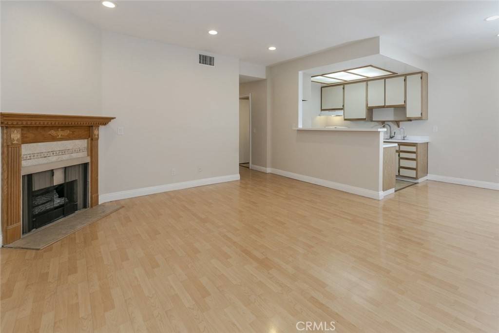 Burbank, CA 91501,620 N 6th ST #108