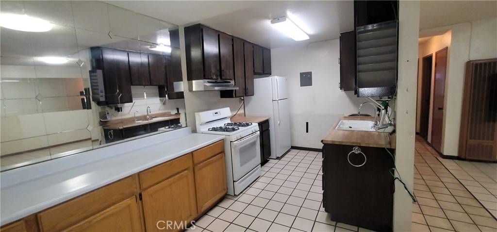 Panorama City, CA 91402,14805 Chase ST #105