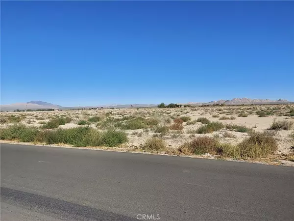 Lucerne Valley, CA 92356,0 Locust Parcel #0450-024-01 AVE