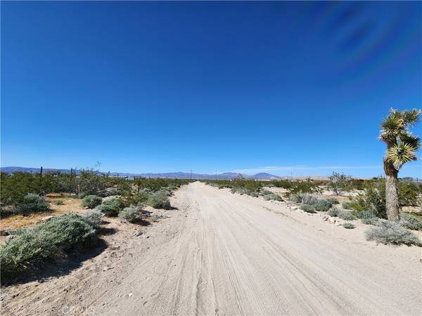 Lucerne Valley, CA 92356,7 AC Fleetwood ST