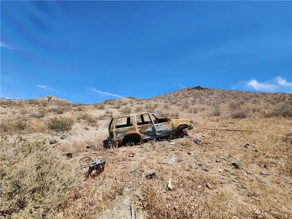 Adelanto, CA 92301,1234 Behind Shadow Moutains RD