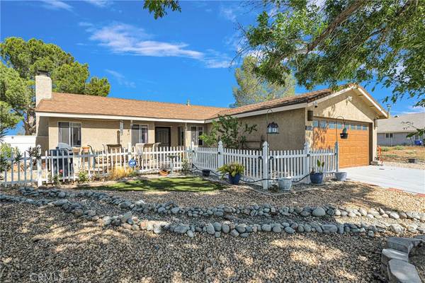 28037 Hummingbird LN, Helendale, CA 92342