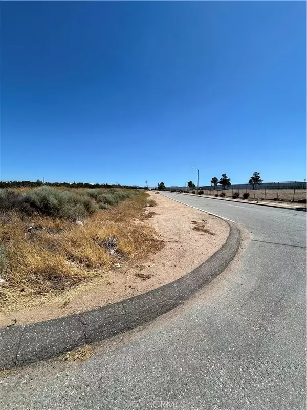 Oak Hills, CA 92344,0 COYOTE TRAIL