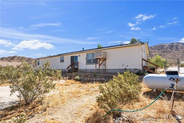 Apple Valley, CA 92307,14966 Byron DR