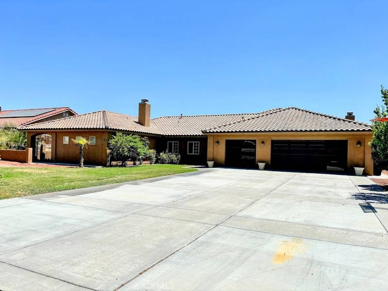 26663 Red Coach LN, Helendale, CA 92342