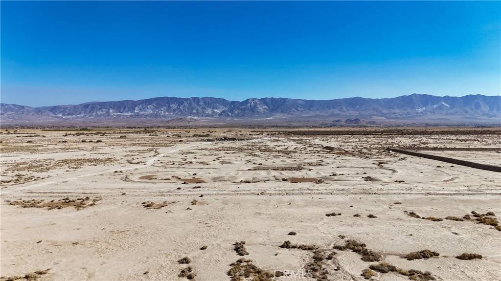 33433 Macdowell DR, Lucerne Valley, CA 92356