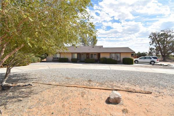 13885 Hopi RD, Apple Valley, CA 92307