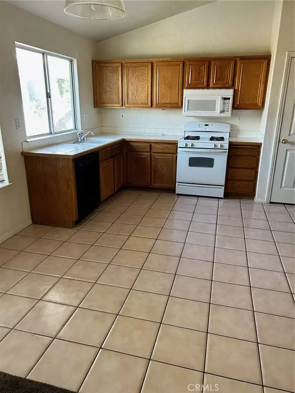 Victorville, CA 92392,13240 Soft Cloud WAY